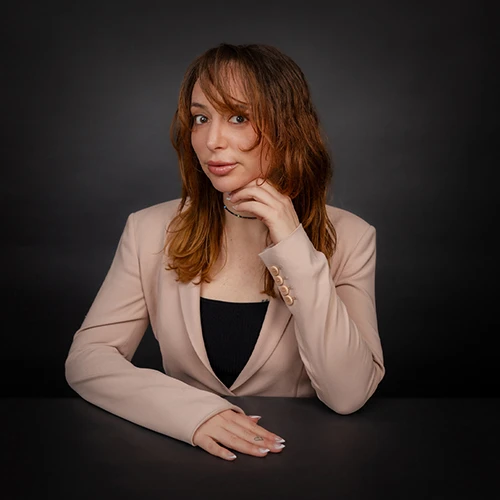 Brown Harris Stevens Real Estate Agent Amanda Sidney