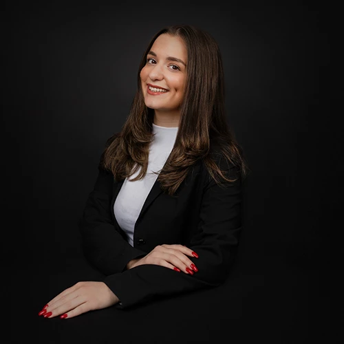 Brown Harris Stevens Real Estate Agent Elizabeth Livingston